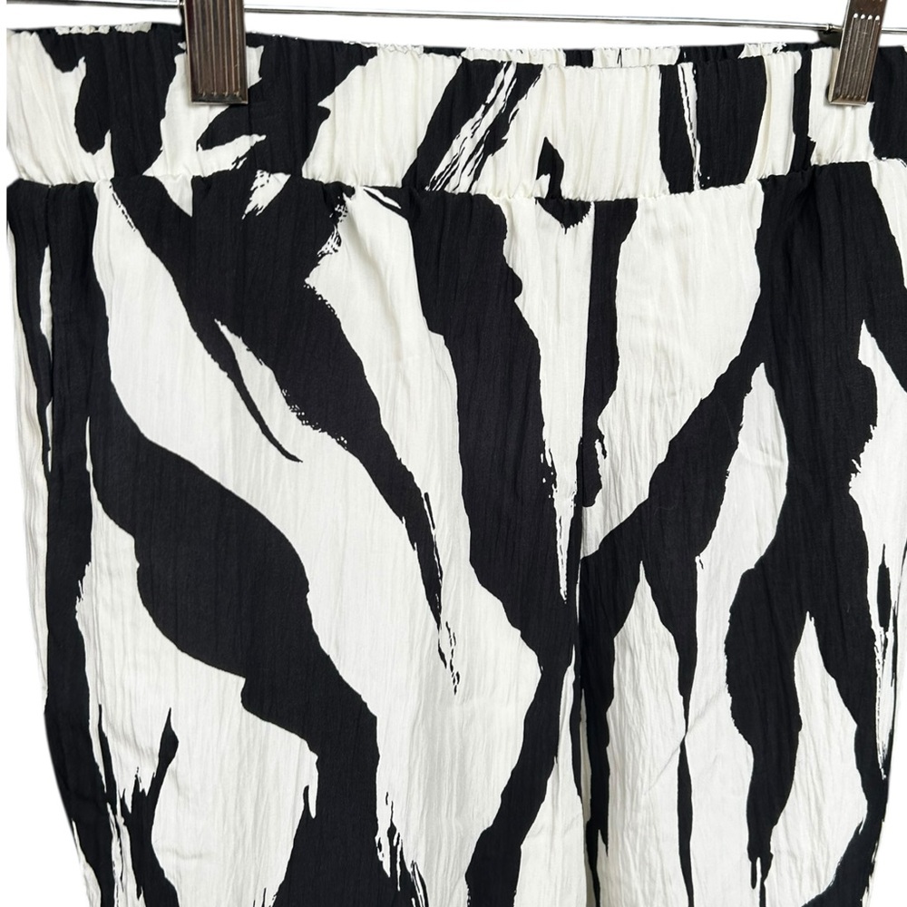 Pleione Textured‎ Wide Leg Pull-On Pants - Picture 2 of 5